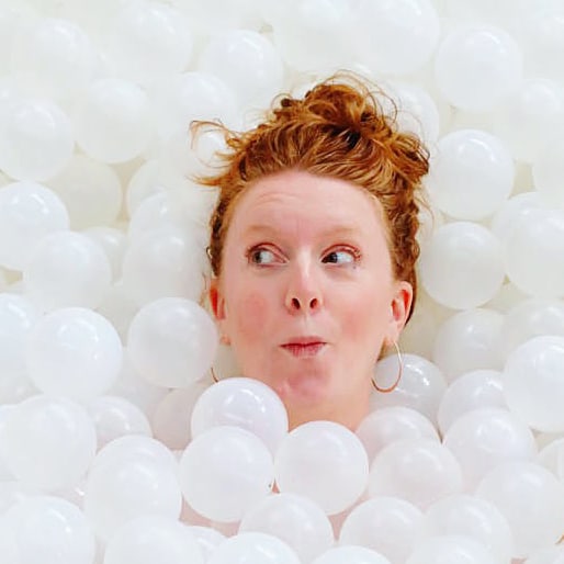 Keryn in Bubbles 001 b1af836ecc1c828b1f75f8a3ab9d0678